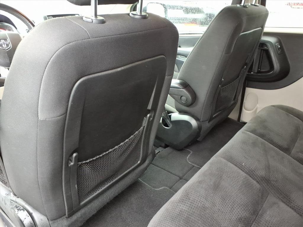 Used 2018 Dodge Grand Caravan SE w/ UConnect Hands-Free Group FWD image 16
