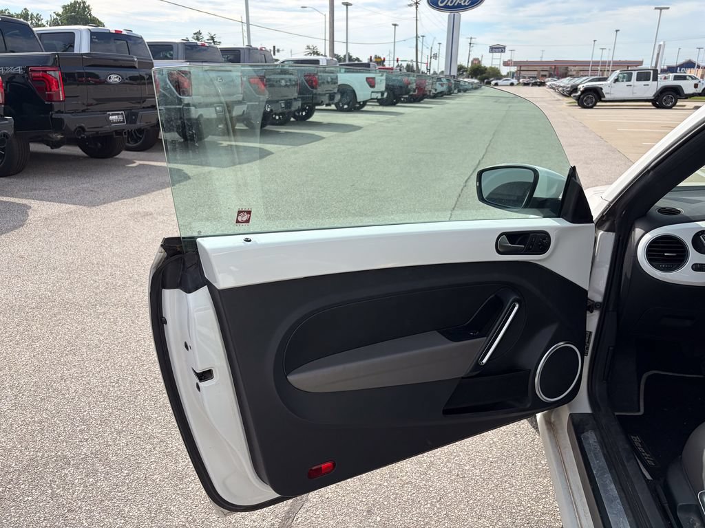 Used 2012 Volkswagen Beetle 2.5 FWD image 12