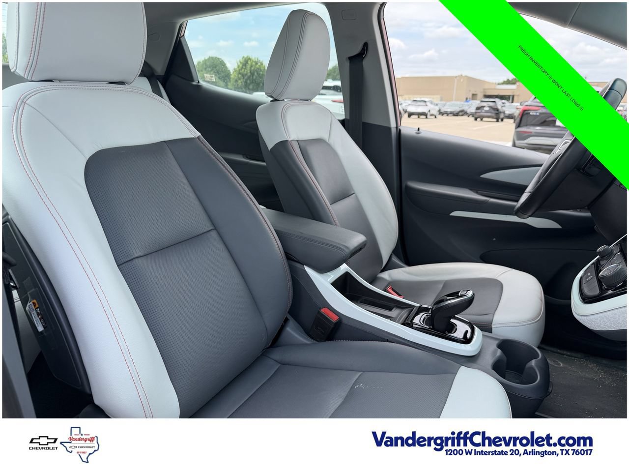 Used 2021 Chevrolet Bolt Premier w/ Infotainment Package FWD image 27