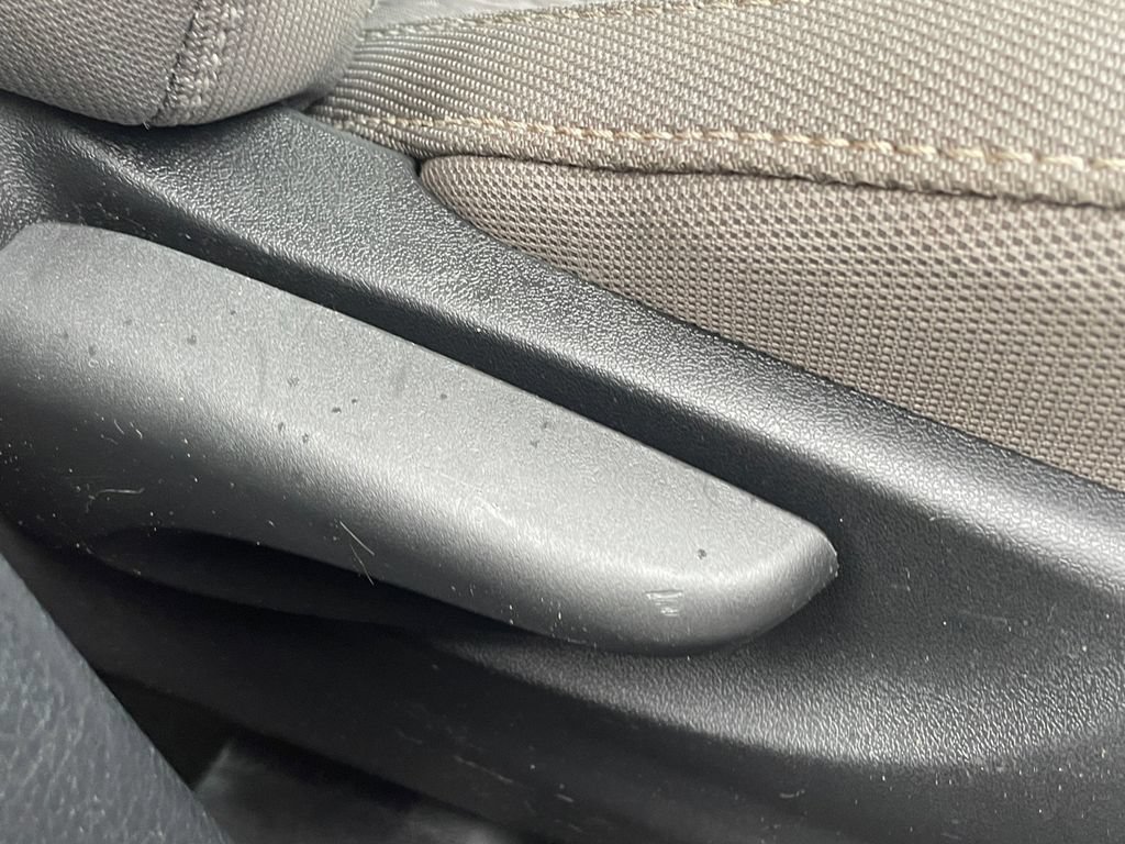 Used 2015 Toyota Corolla LE FWD image 12
