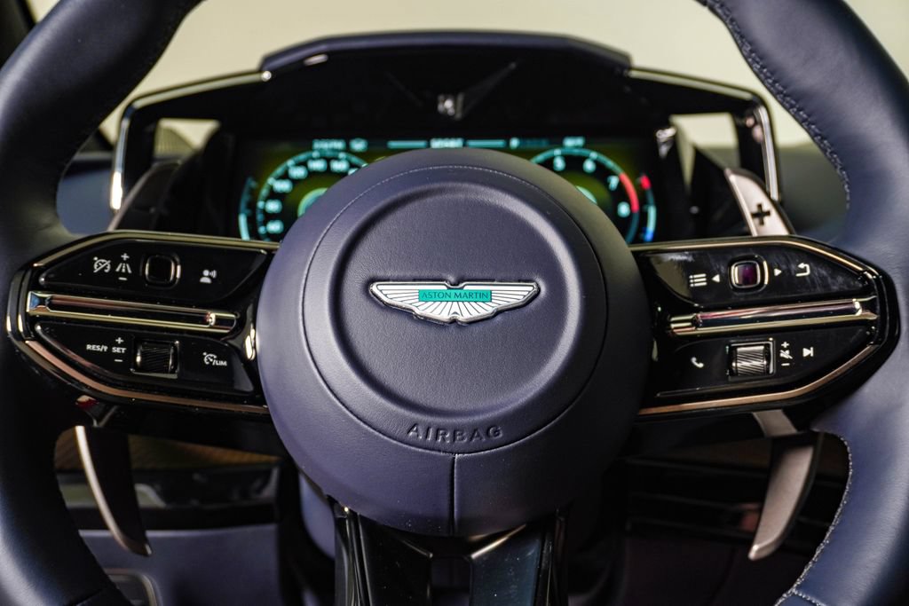 Used 2026 Aston Martin V8 Vantage Coupe RWD image 25