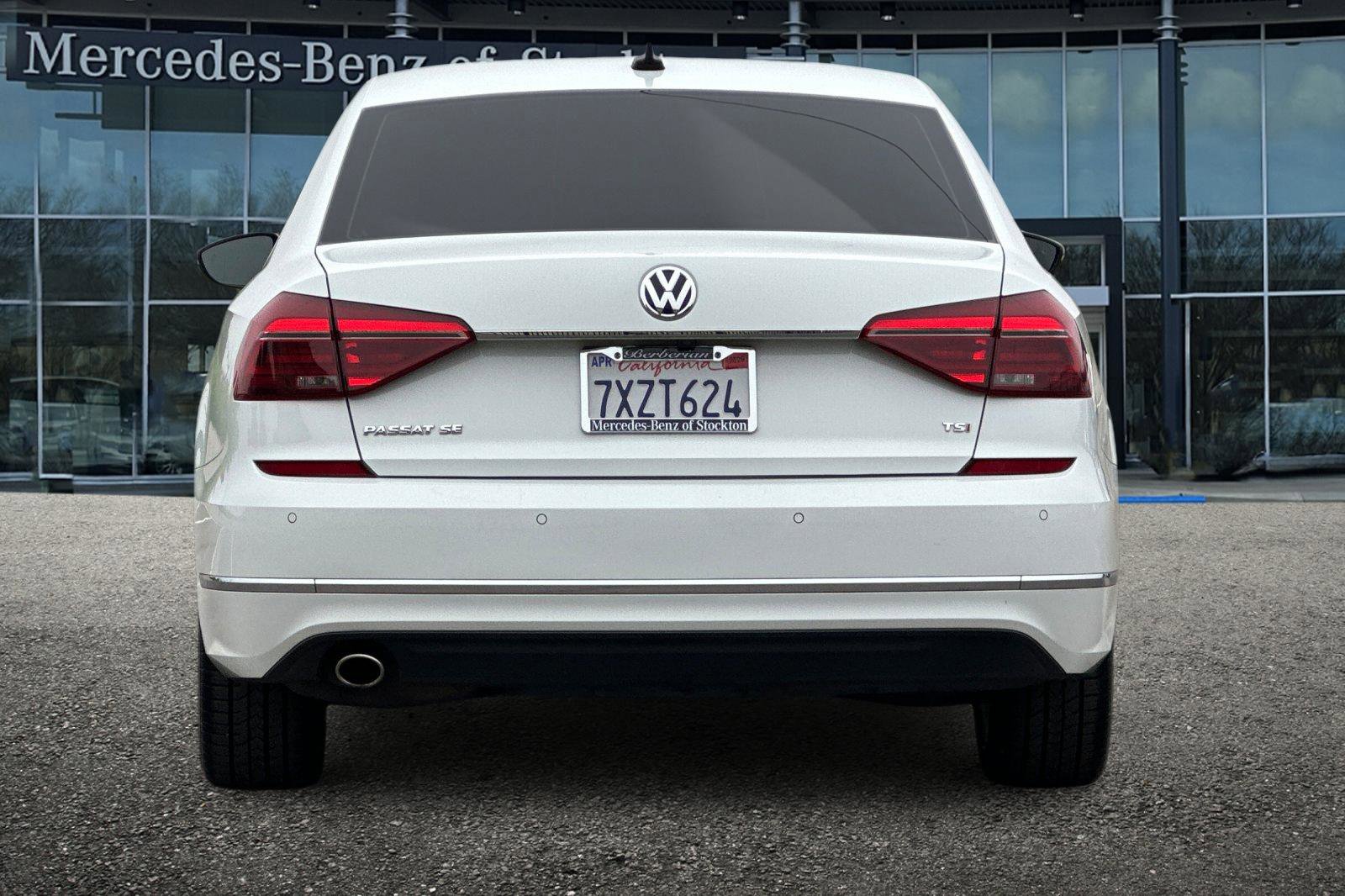 Used 2017 Volkswagen Passat 1.8T SE image 5