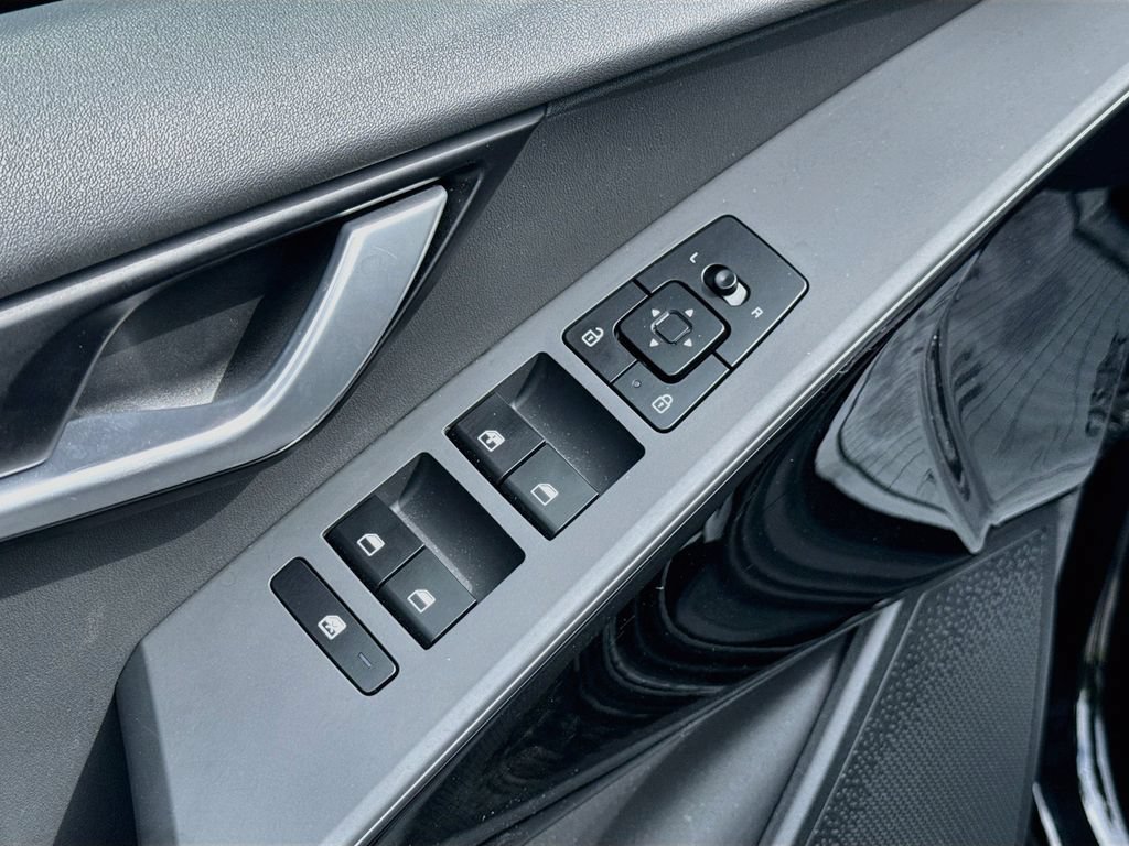 Certified 2023 Kia Niro Wind w/ Wind Preserve Package FWD image 21