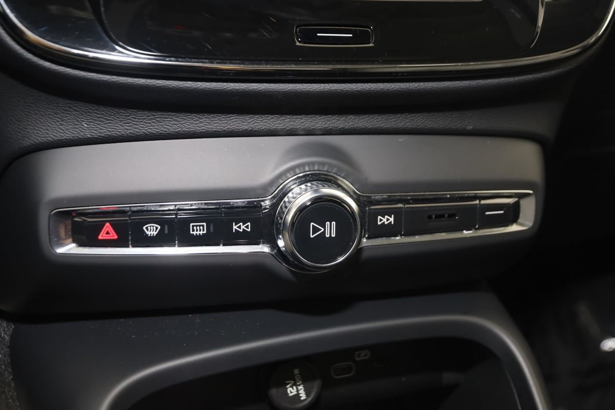 Used 2026 Volvo XC40 B5 Plus AWD/4WD image 29