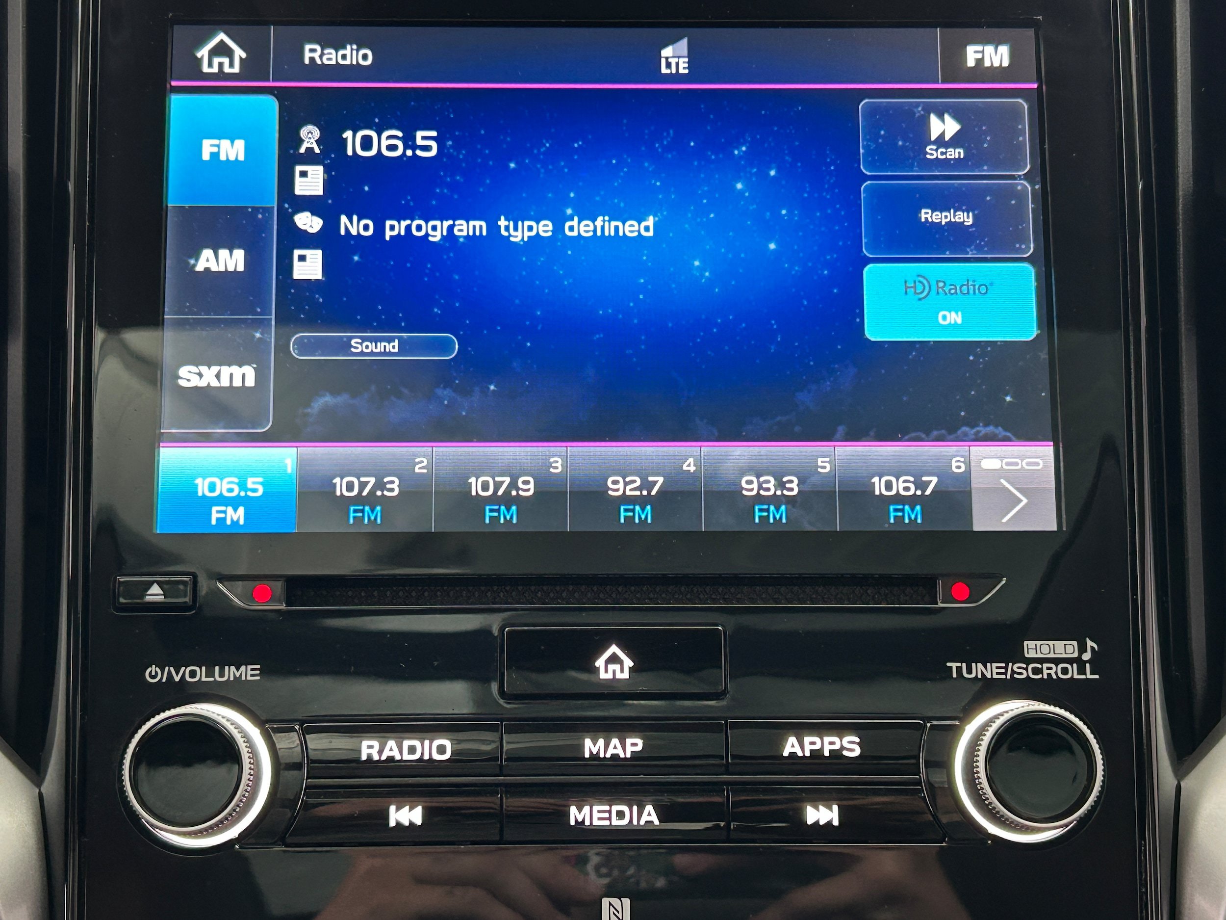 Used 2022 Subaru Ascent Touring AWD/4WD image 5