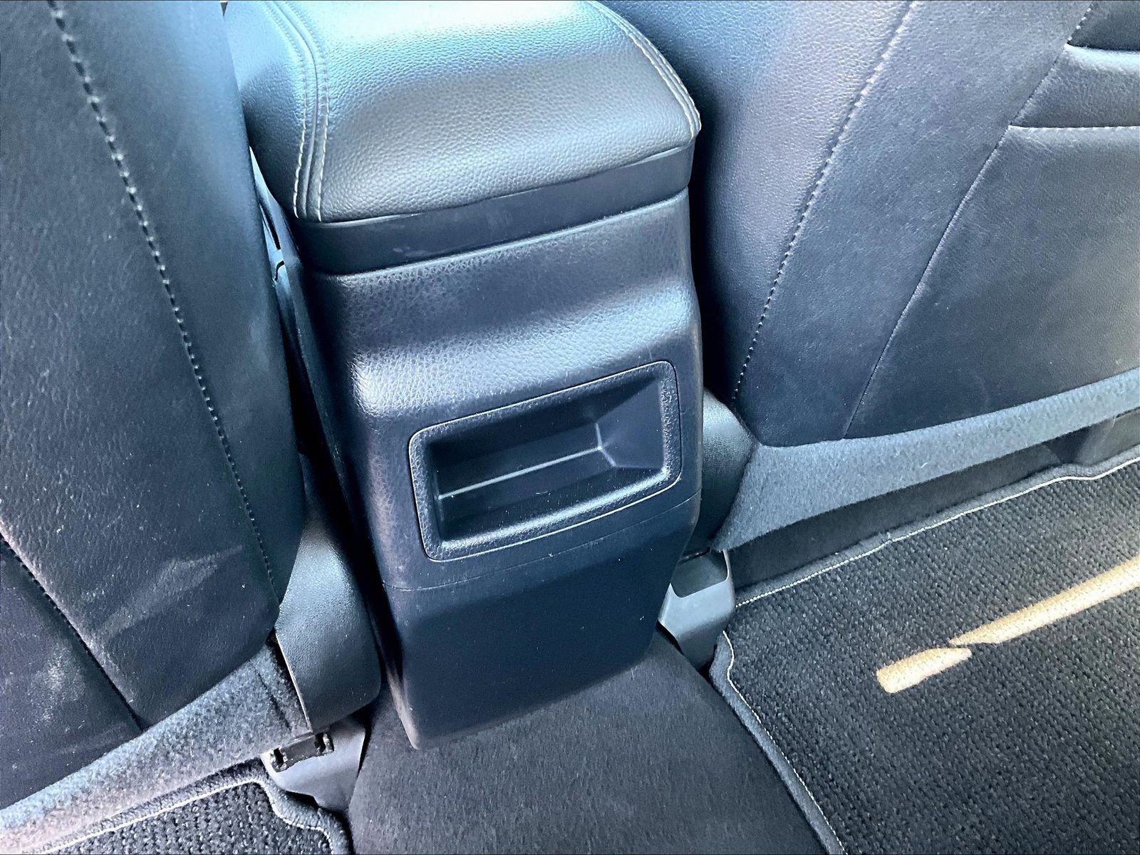 Used 2018 Toyota Corolla SE w/ Carpet Mat Package (TMS) FWD image 10