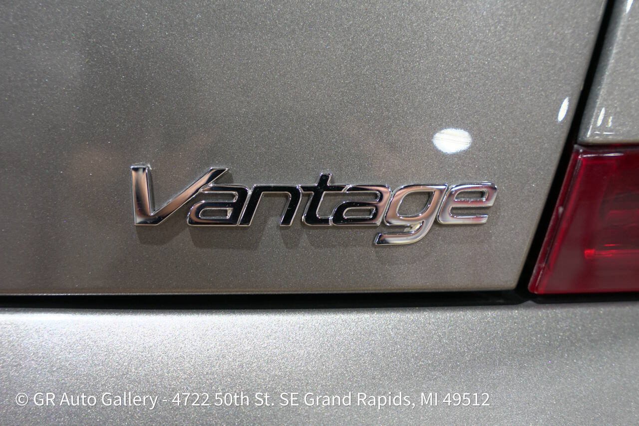 Used 2007 Aston Martin V8 Vantage Roadster RWD image 37
