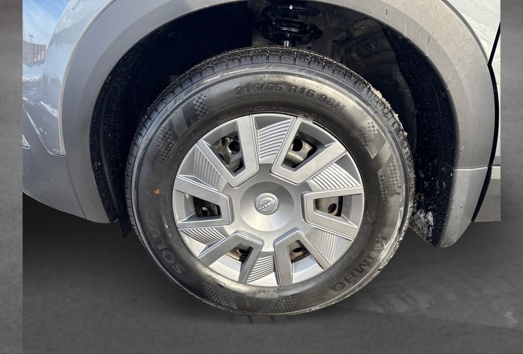 Used 2025 Nissan Kicks S image 12