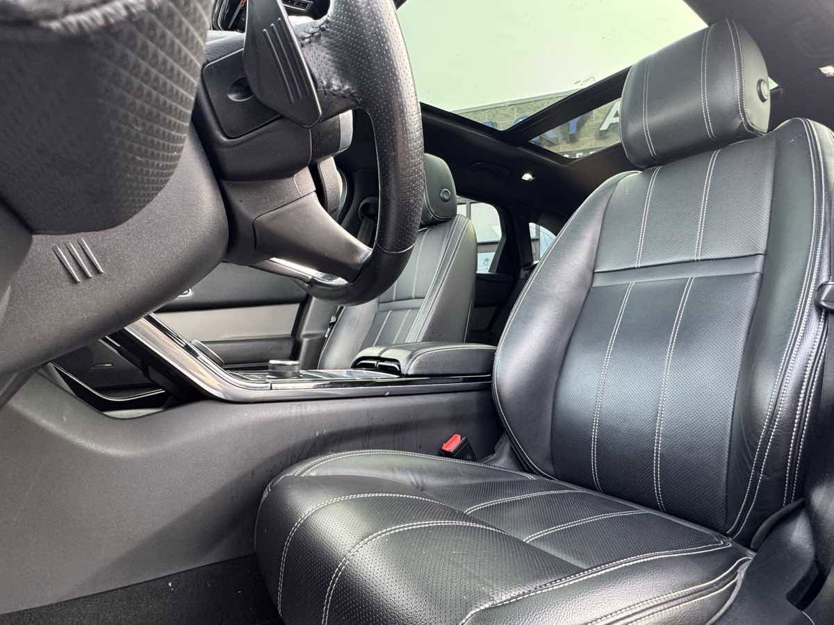Used 2020 Land Rover Range Rover Velar S image 24