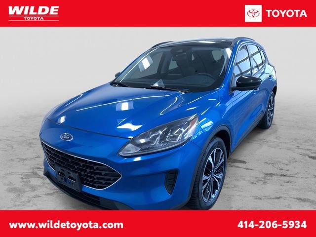 Used 2021 Ford Escape SE w/ SE Sport Appearance Package image 1