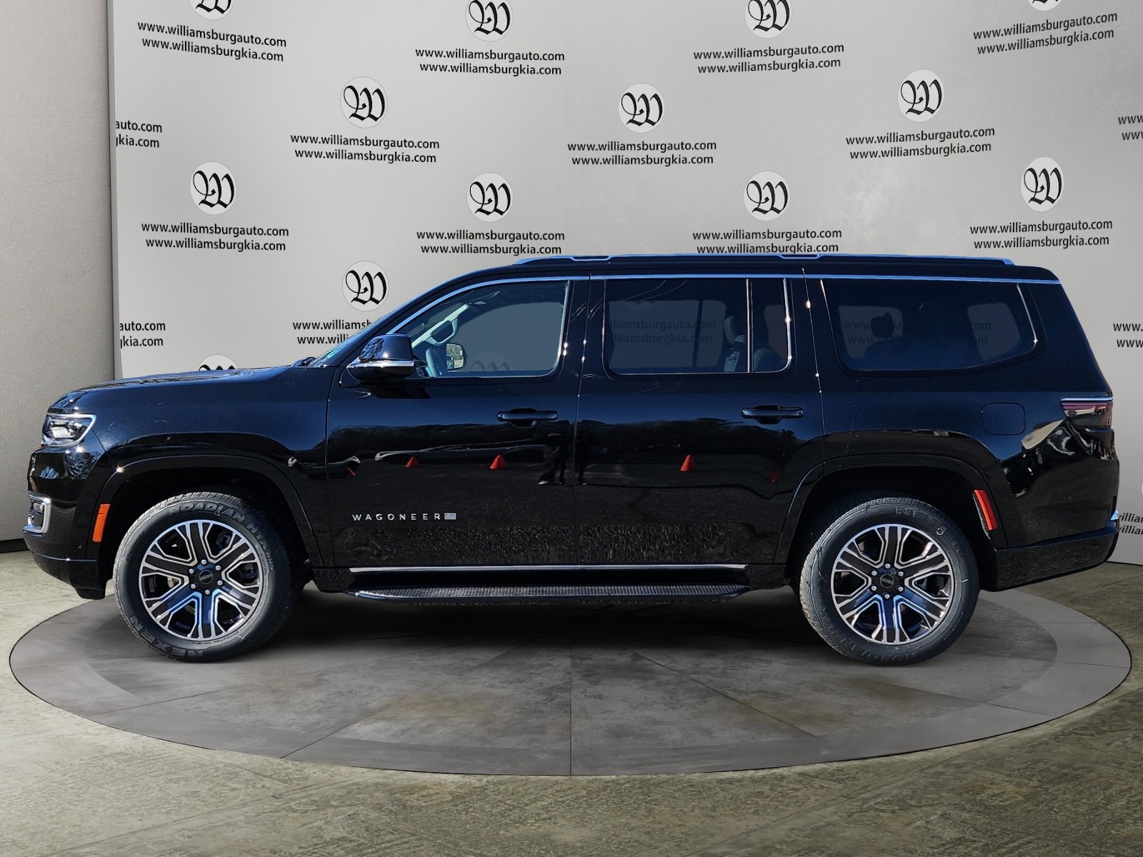 New 2025 Jeep Wagoneer 4WD w/ Premium Group I image 2