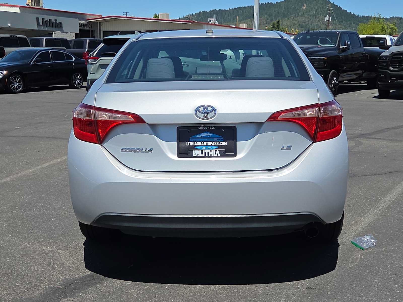 Used 2018 Toyota Corolla LE w/ LE Premium Package FWD image 13