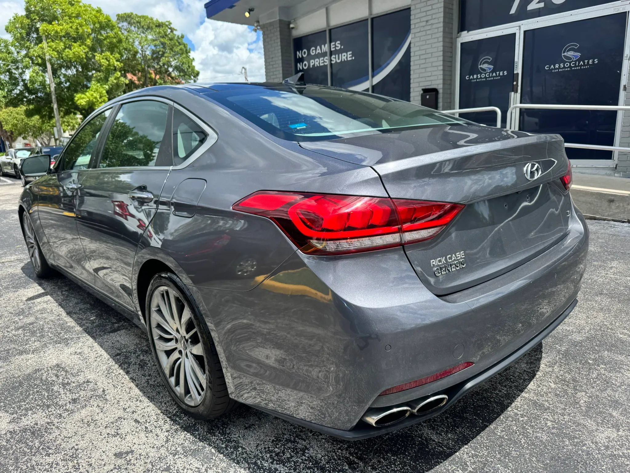 Used 2015 Hyundai Genesis 5.0 RWD image 5