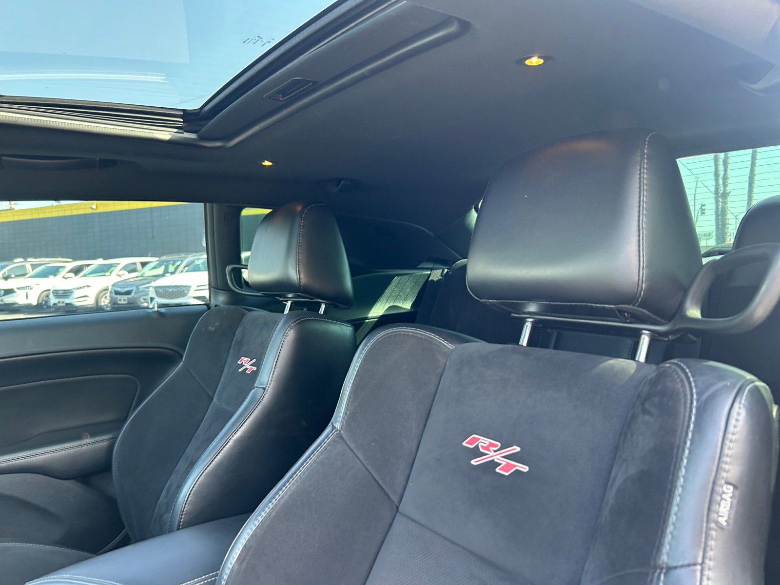 Used 2016 Dodge Challenger R/T Scat Pack w/ Leather Interior Group RWD image 19