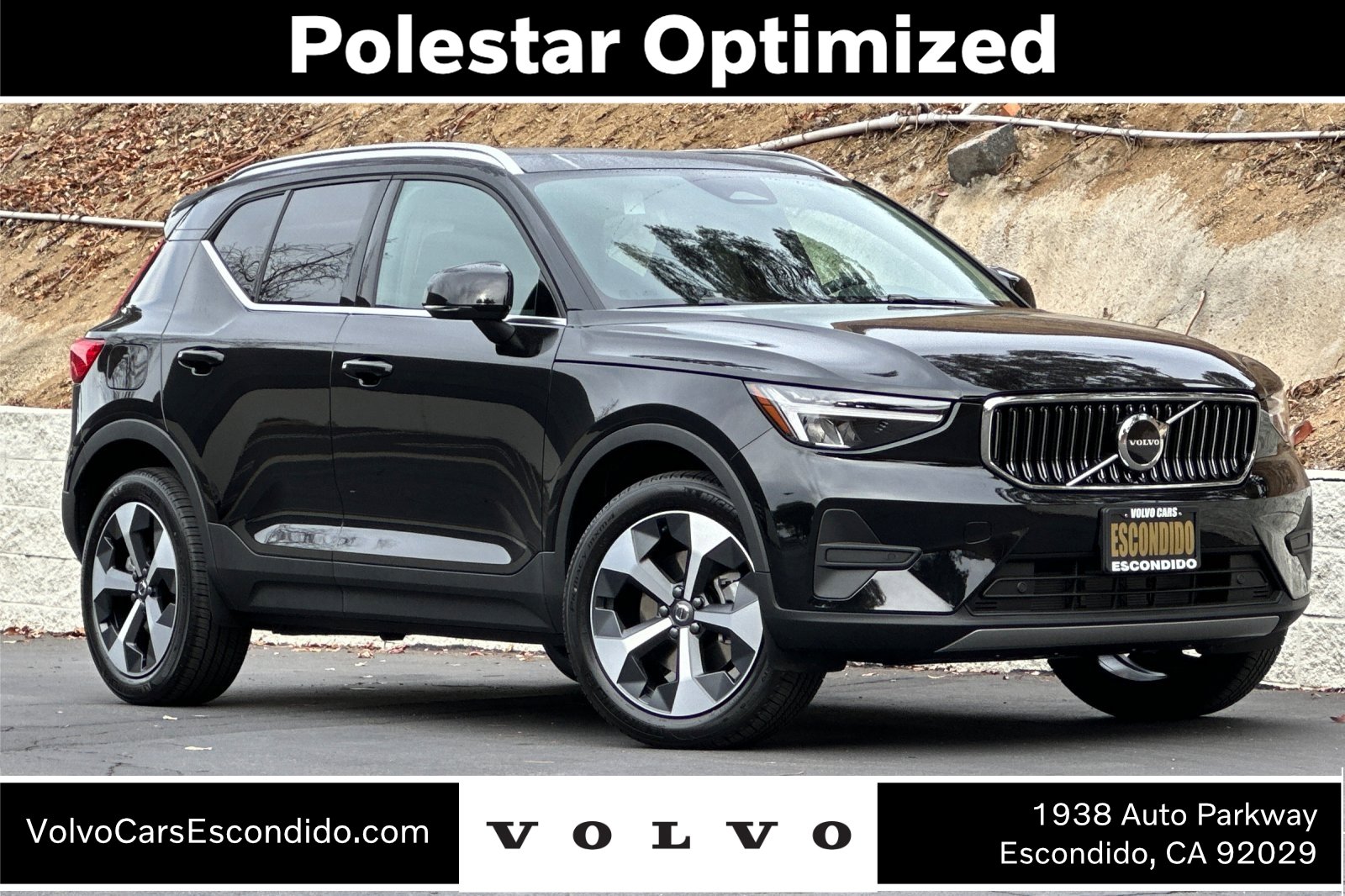 New 2025 Volvo XC40 B5 Core w/ Climate Package