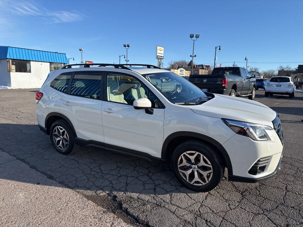 Used 2022 Subaru Forester Premium image 5