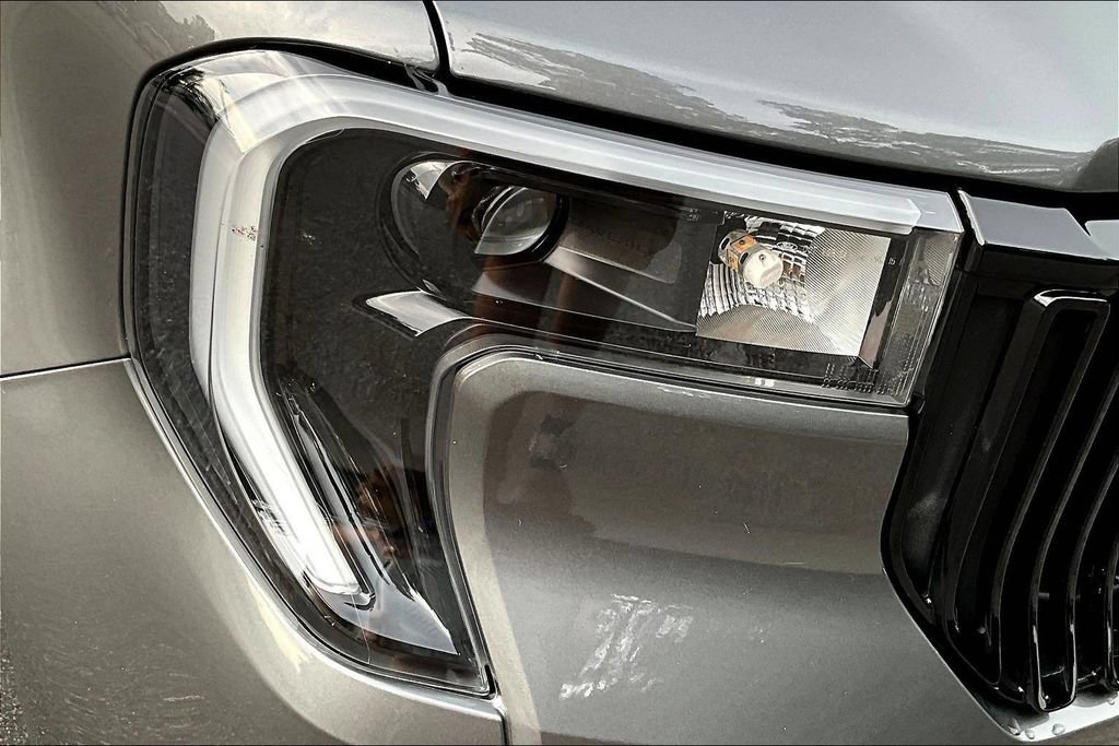 Certified 2025 Ford Maverick Lobo AWD/4WD image 33