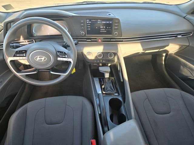 Used 2024 Hyundai Elantra SE image 11