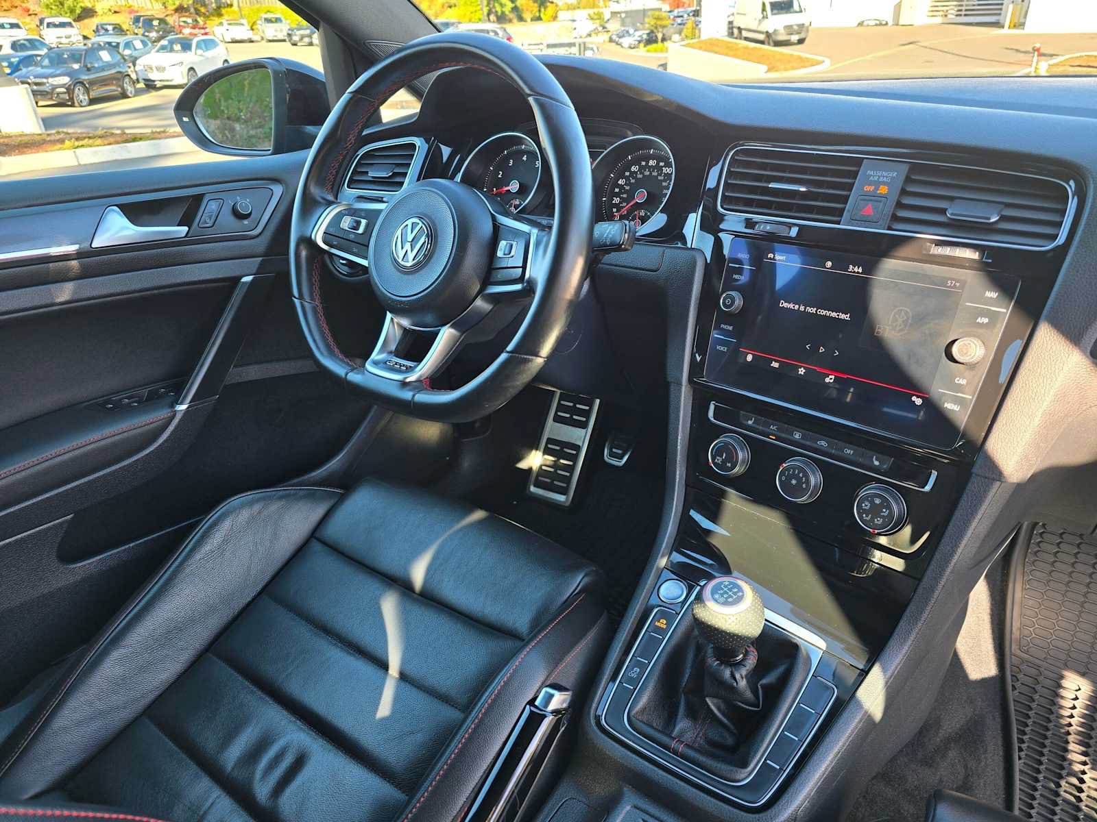 Used 2021 Volkswagen GTI SE FWD image 10