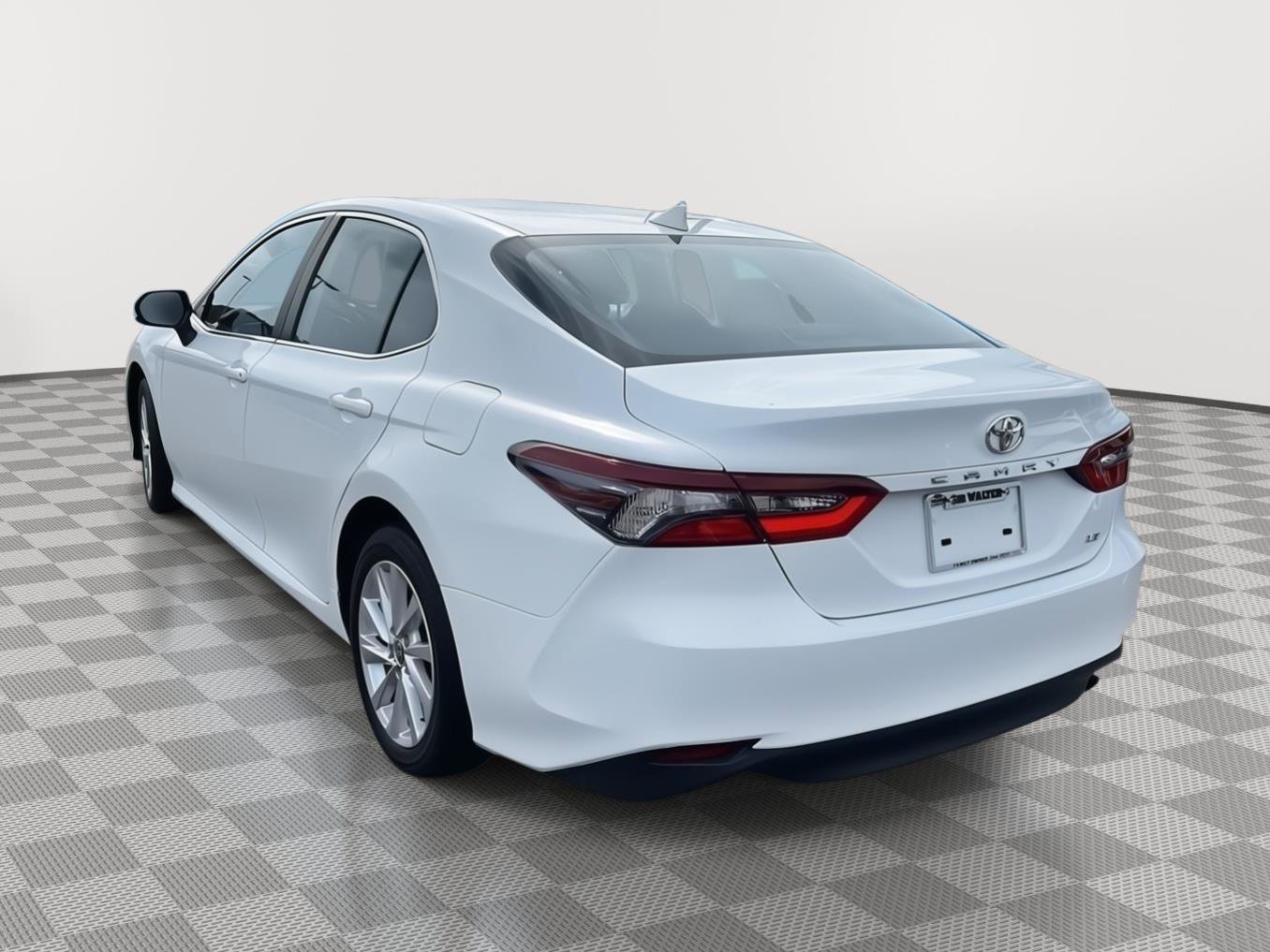 Used 2024 Toyota Camry LE image 3