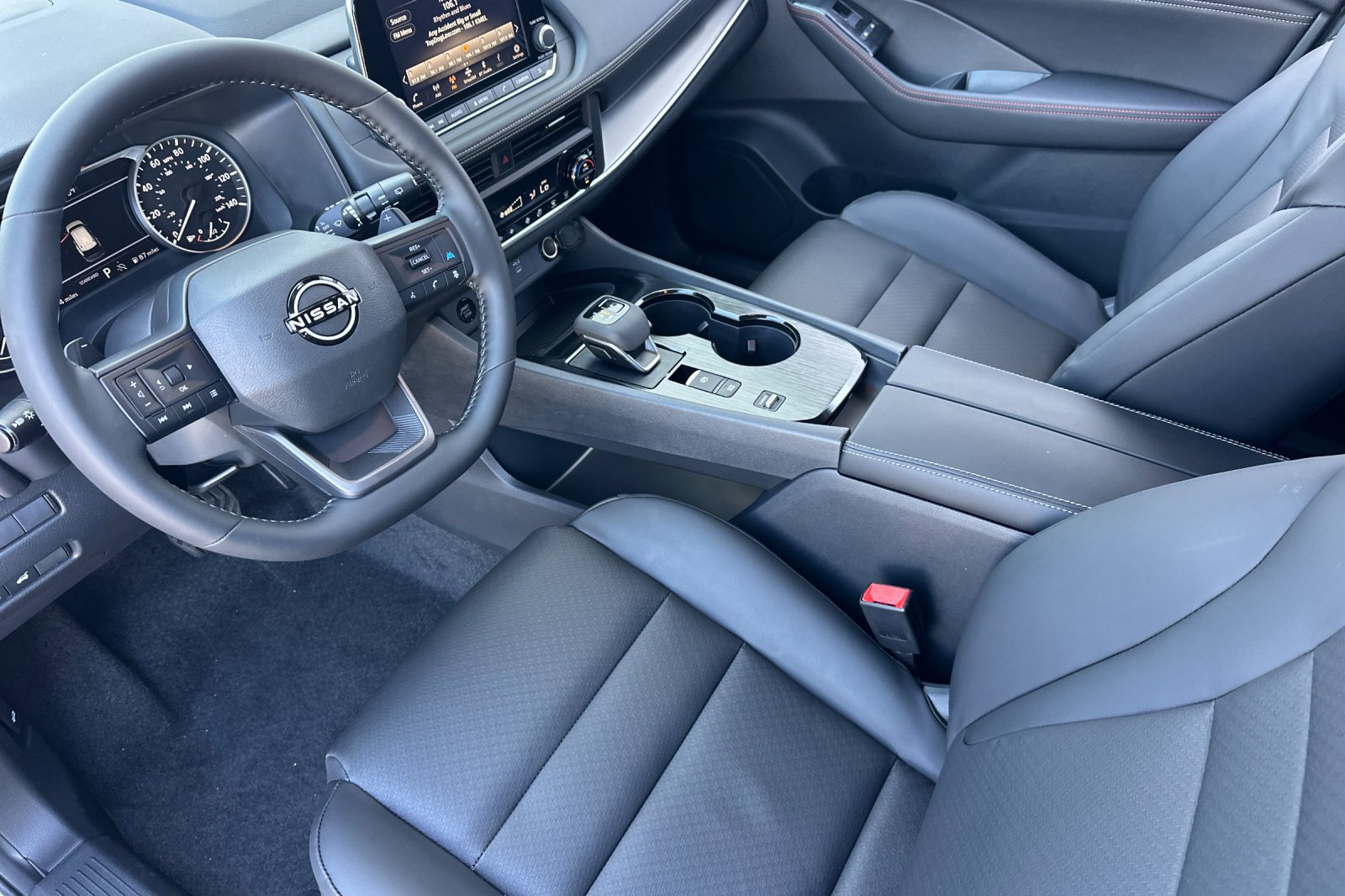 New 2026 Nissan Rogue Dark Armor FWD image 7