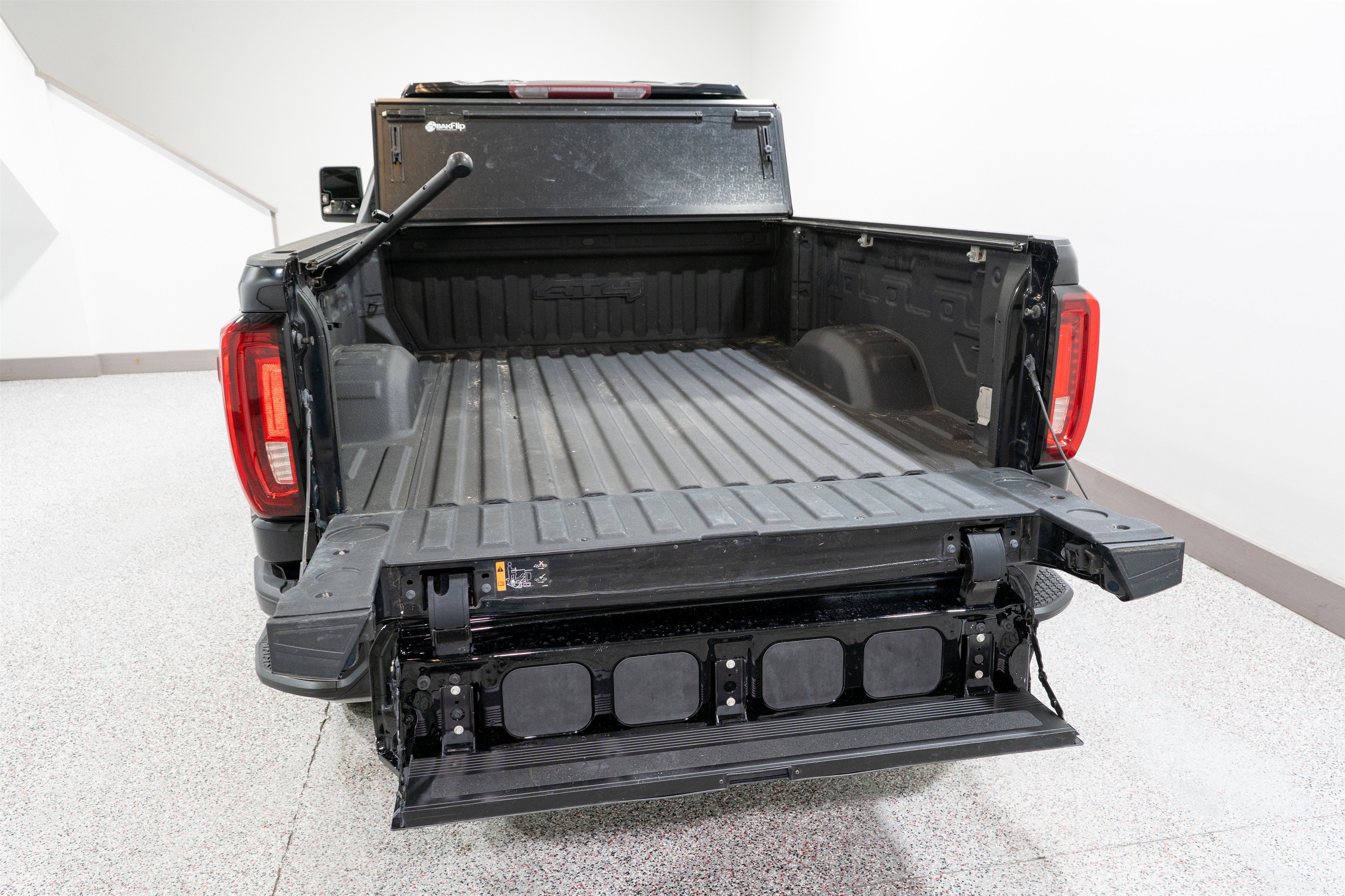 Used 2023 GMC Sierra 2500 AT4 image 12