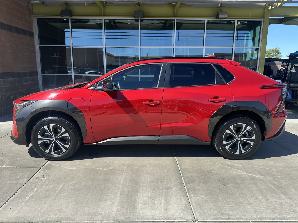 Used 2024 Toyota bZ4X XLE w/ Weather Package image 6