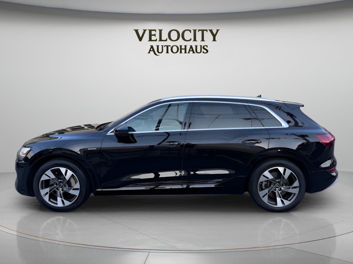 Used 2022 Audi e-tron Premium AWD/4WD image 4