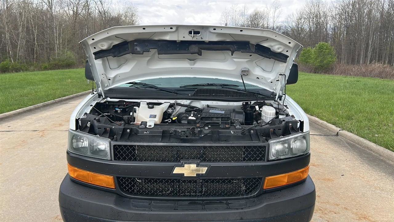 Used 2018 Chevrolet Express 3500 LT w/ LT Preferred Equipment Group RWD image 21