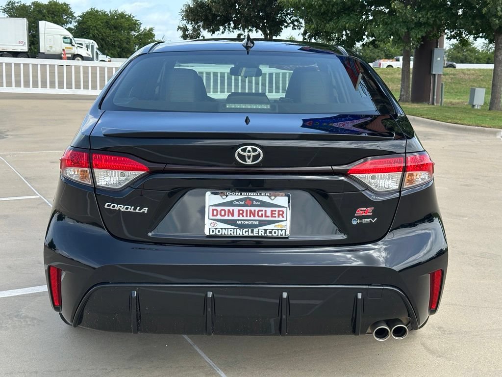 Certified 2026 Toyota Corolla SE w/ SE Premium Package FWD image 4