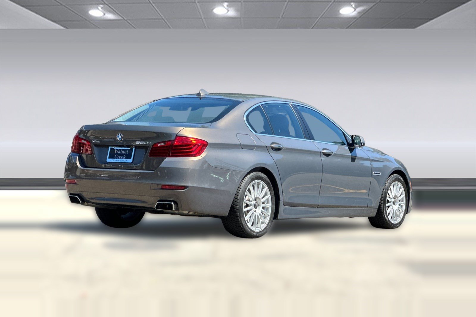 Used 2015 BMW 550i xDrive Sedan AWD/4WD image 8