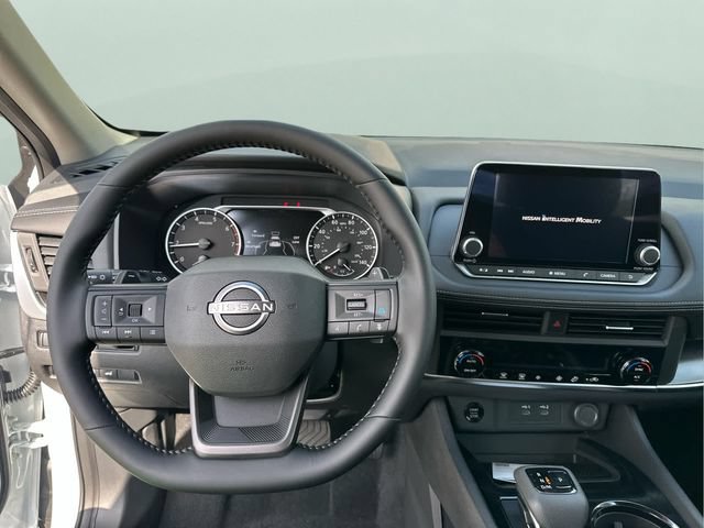 Certified 2025 Nissan Rogue SV AWD/4WD image 12