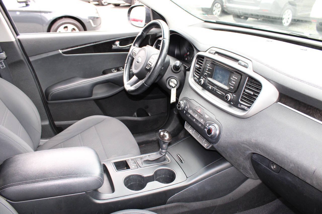 Used 2016 Kia Sorento LX w/ LX Convenience Package AWD/4WD image 12