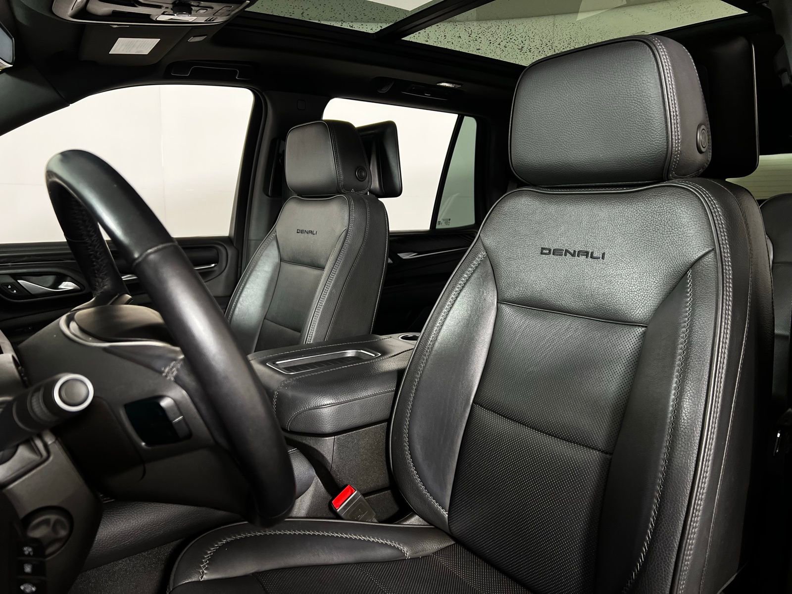 Used 2022 GMC Yukon Denali w/ Denali Ultimate Package image 13