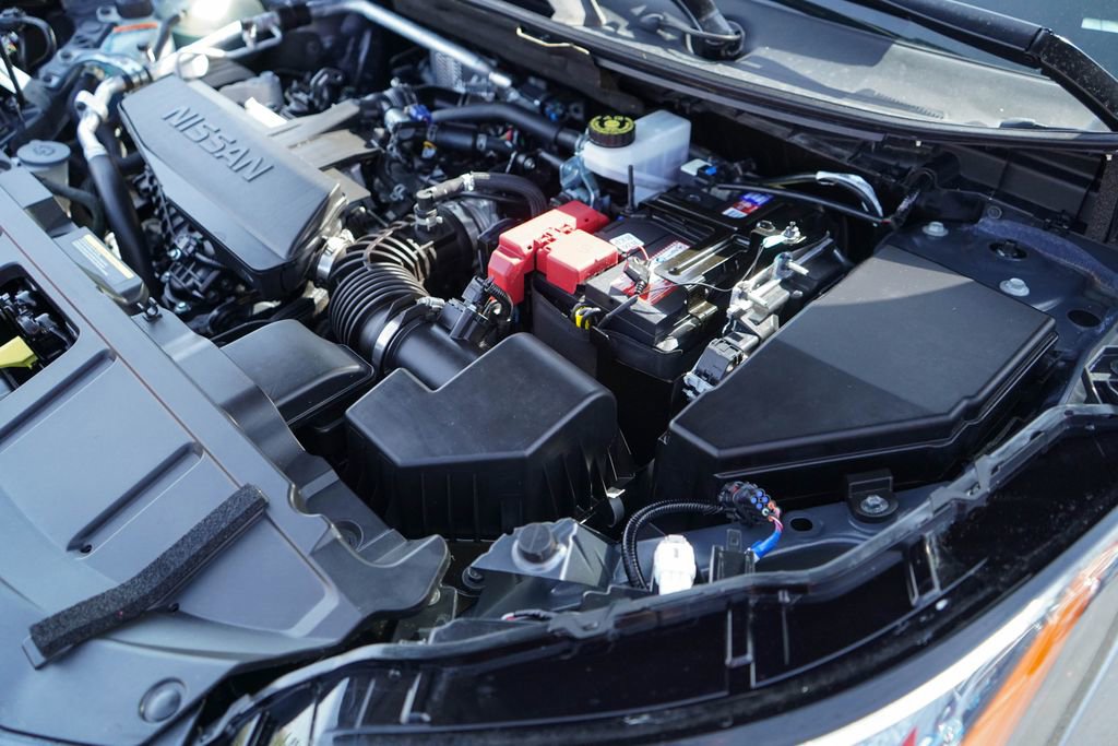 Used 2025 Nissan Rogue S image 36