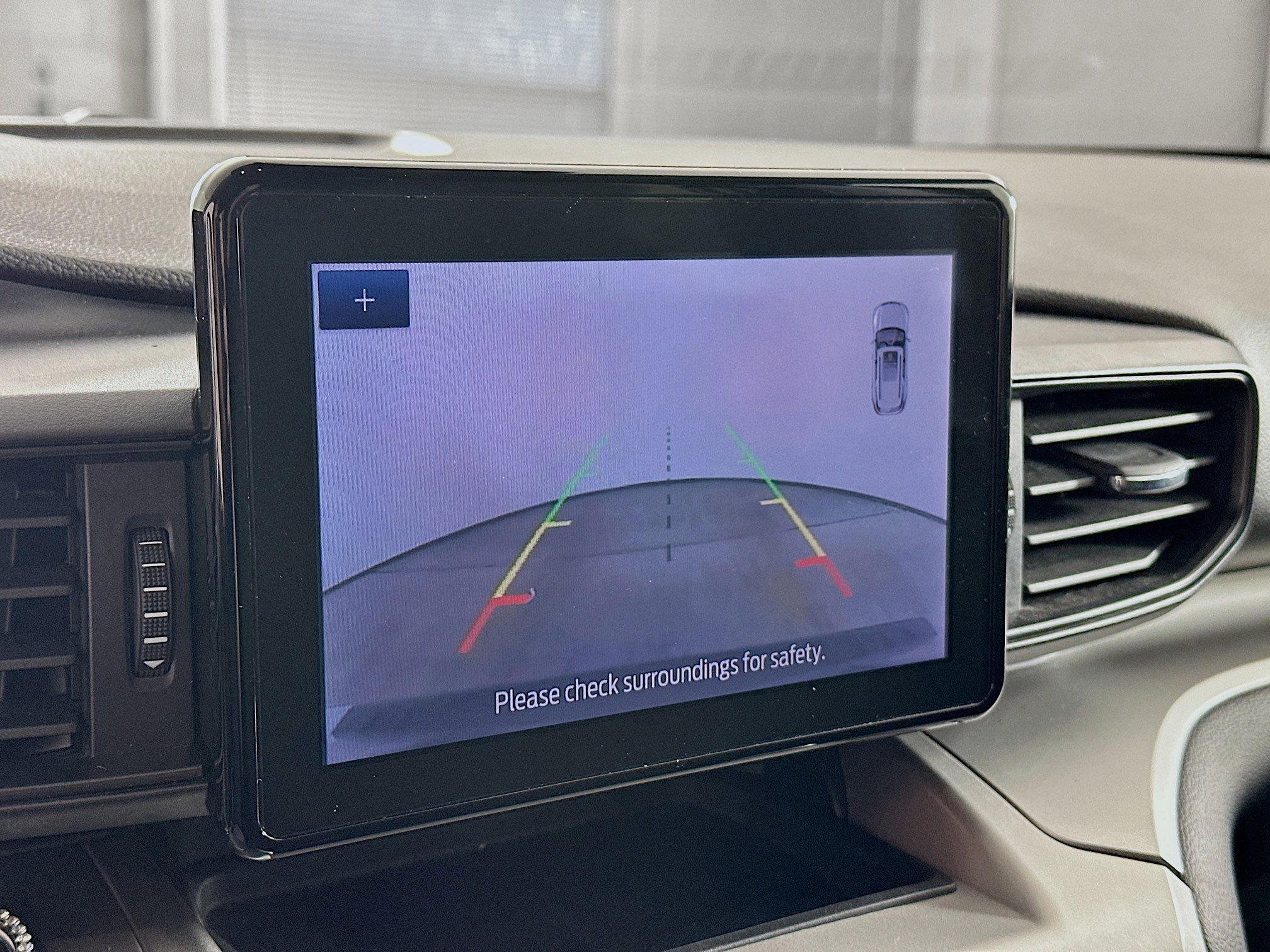 Used 2021 Ford Explorer XLT image 22