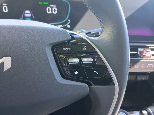 Used 2023 Kia Niro EX FWD image 17