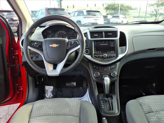 Used 2020 Chevrolet Sonic LT FWD image 33