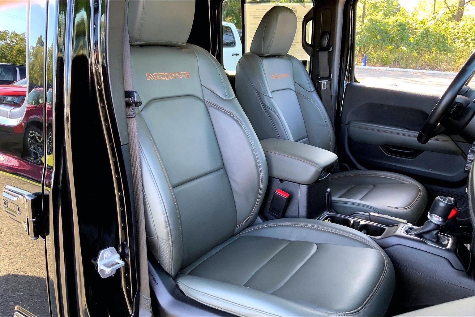 Certified 2024 Jeep Gladiator Mojave AWD/4WD image 7