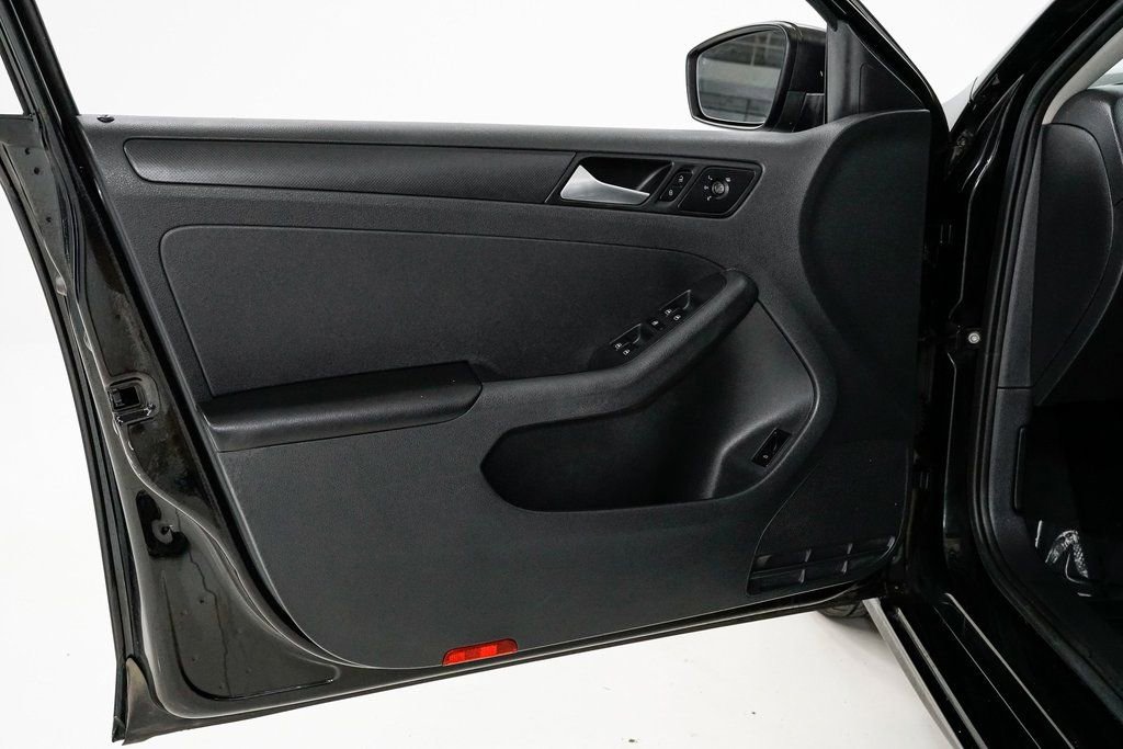 Used 2013 Volkswagen Jetta S image 7