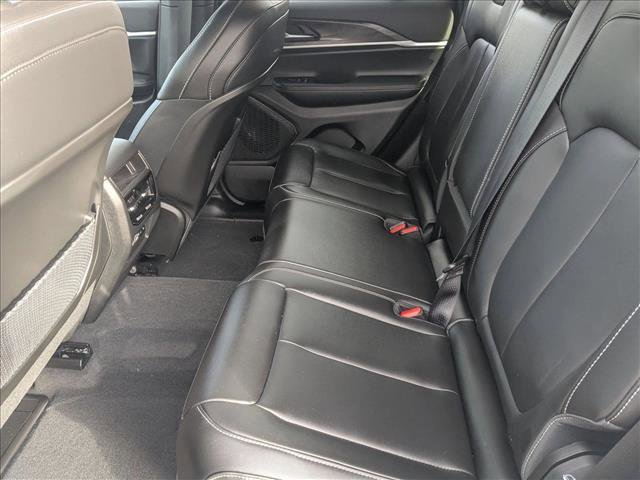 New 2025 Jeep Grand Cherokee Limited w/ Black Appearance Package image 16