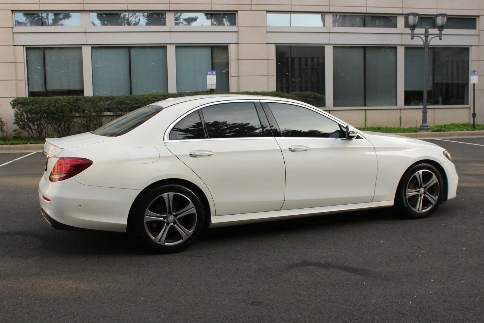 Used 2017 Mercedes-Benz E 300 image 7