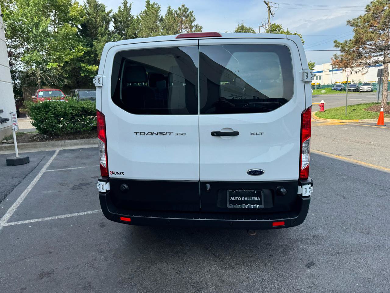 Used 2020 Ford Transit 350 XLT RWD image 6