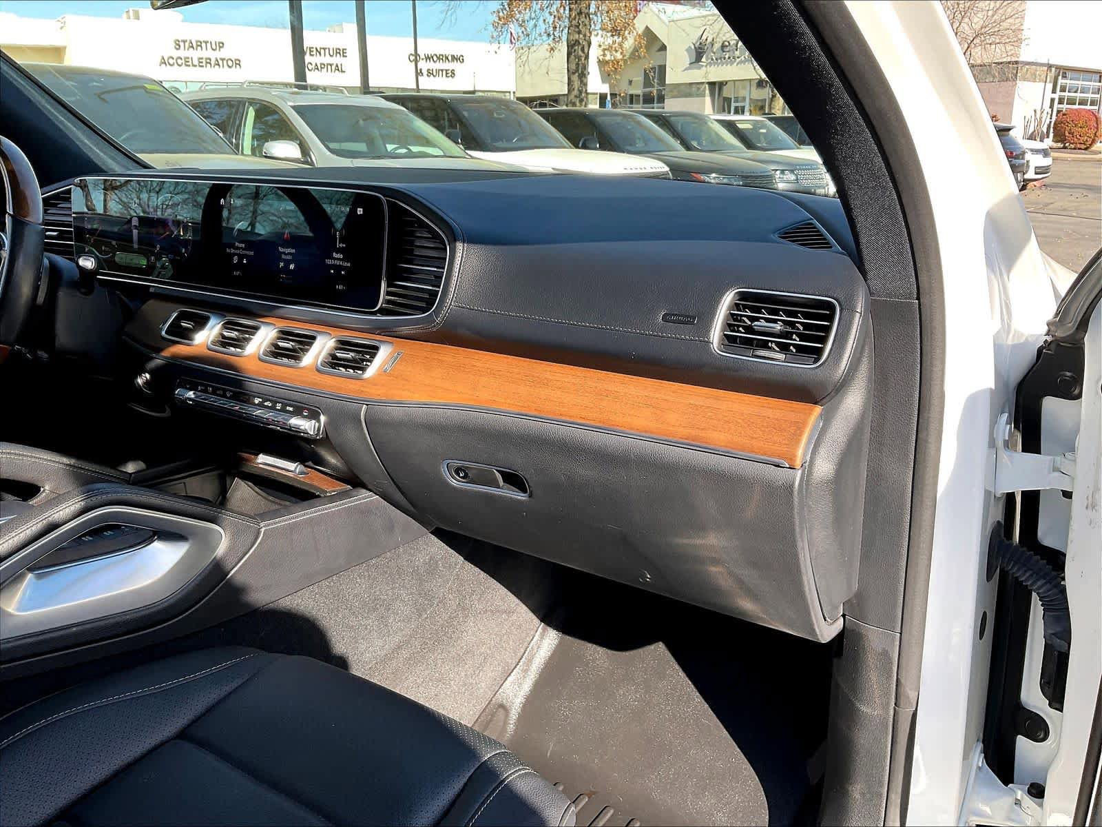 Used 2022 Mercedes-Benz GLS 450 4MATIC image 16