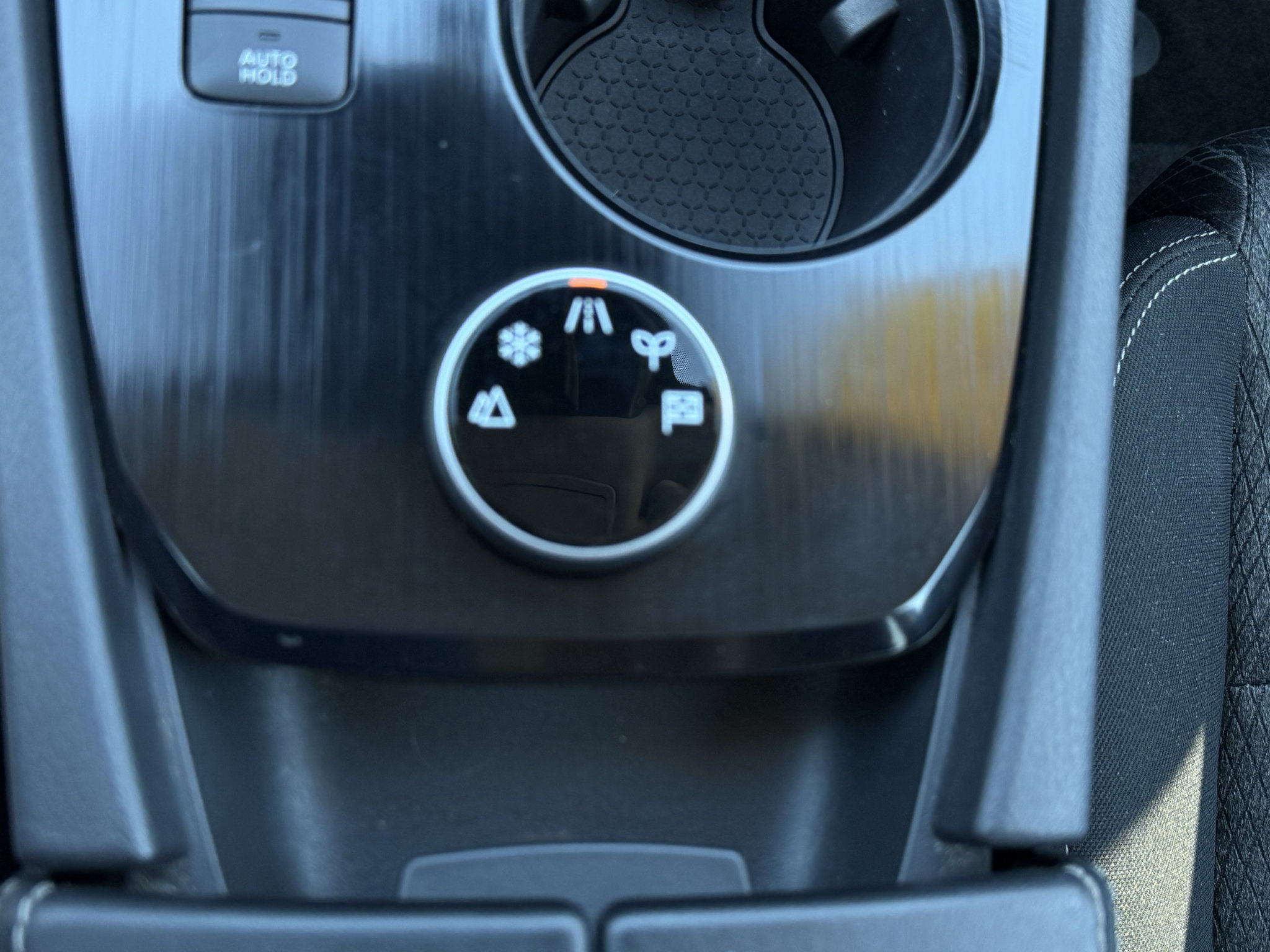 Used 2024 Nissan Rogue SV AWD/4WD image 13