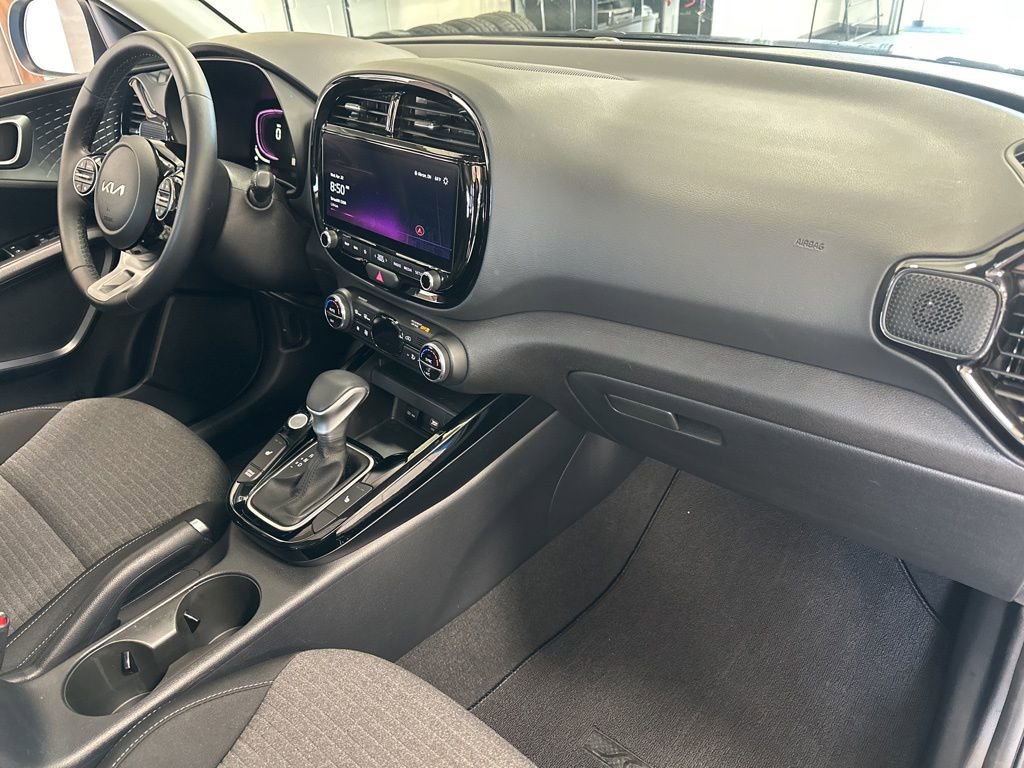 Used 2025 Kia Soul EX FWD image 24