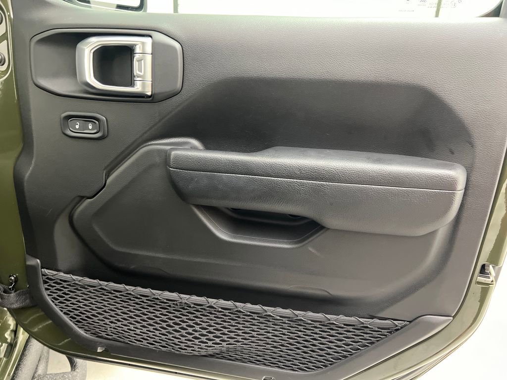 Used 2024 Jeep Wrangler Unlimited Rubicon w/ XTREMEE 35" Tire Package AWD/4WD image 22