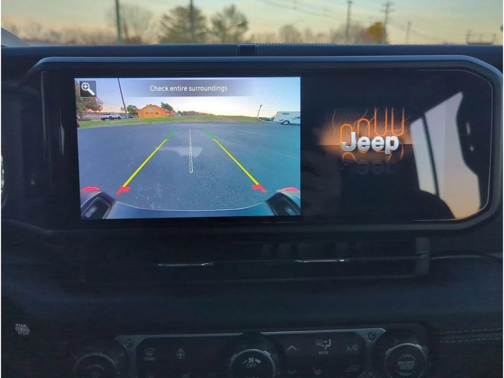 Used 2025 Jeep Gladiator Mojave w/ Steel Bumper Group image 19