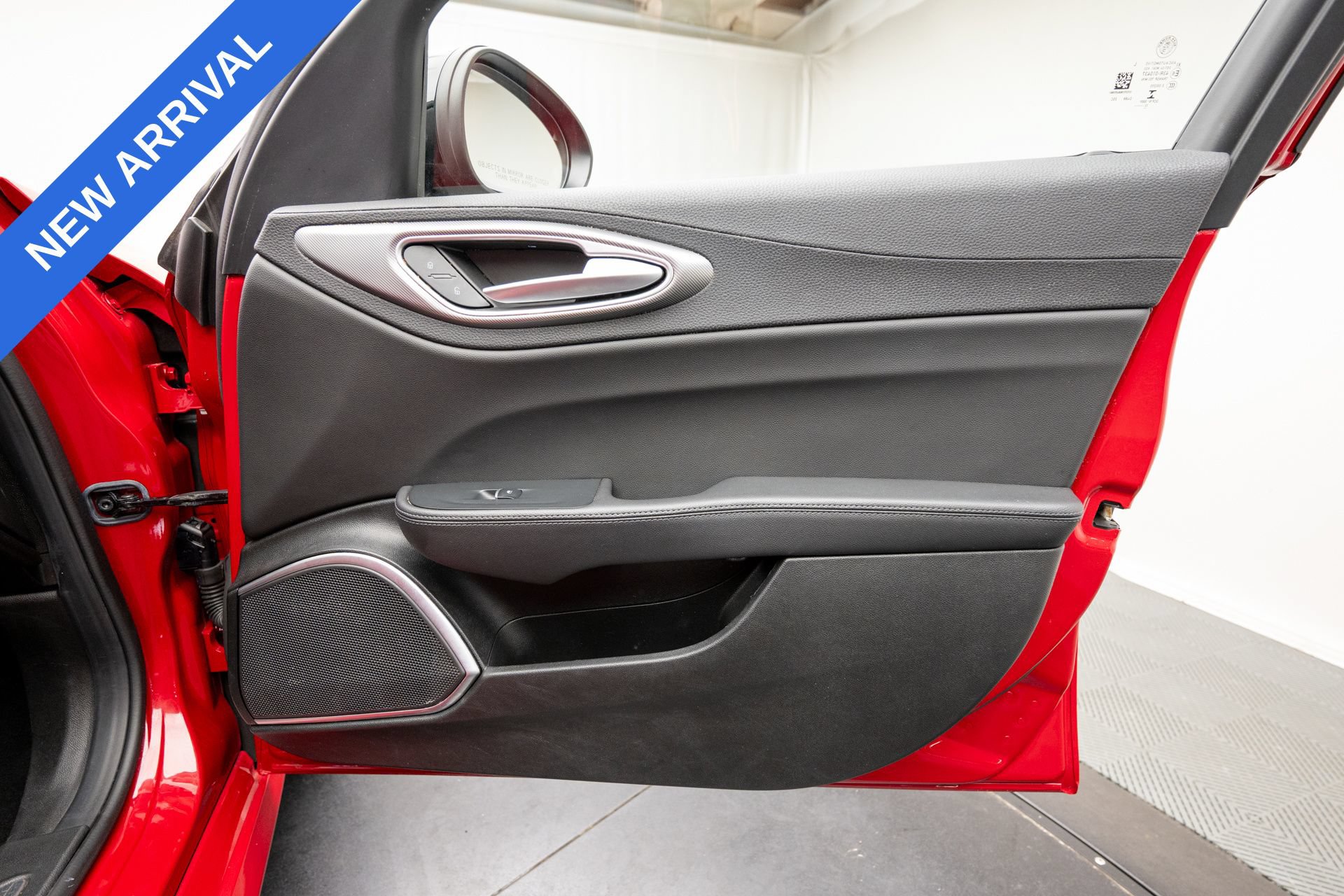 Used 2023 Alfa Romeo Giulia Veloce AWD/4WD image 28