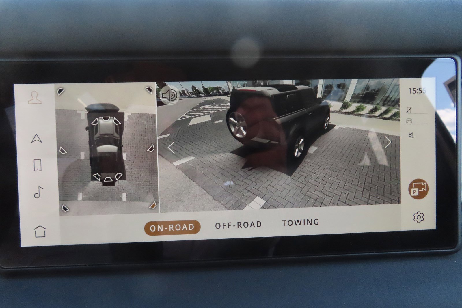 Used 2023 Land Rover Defender 90 S image 32